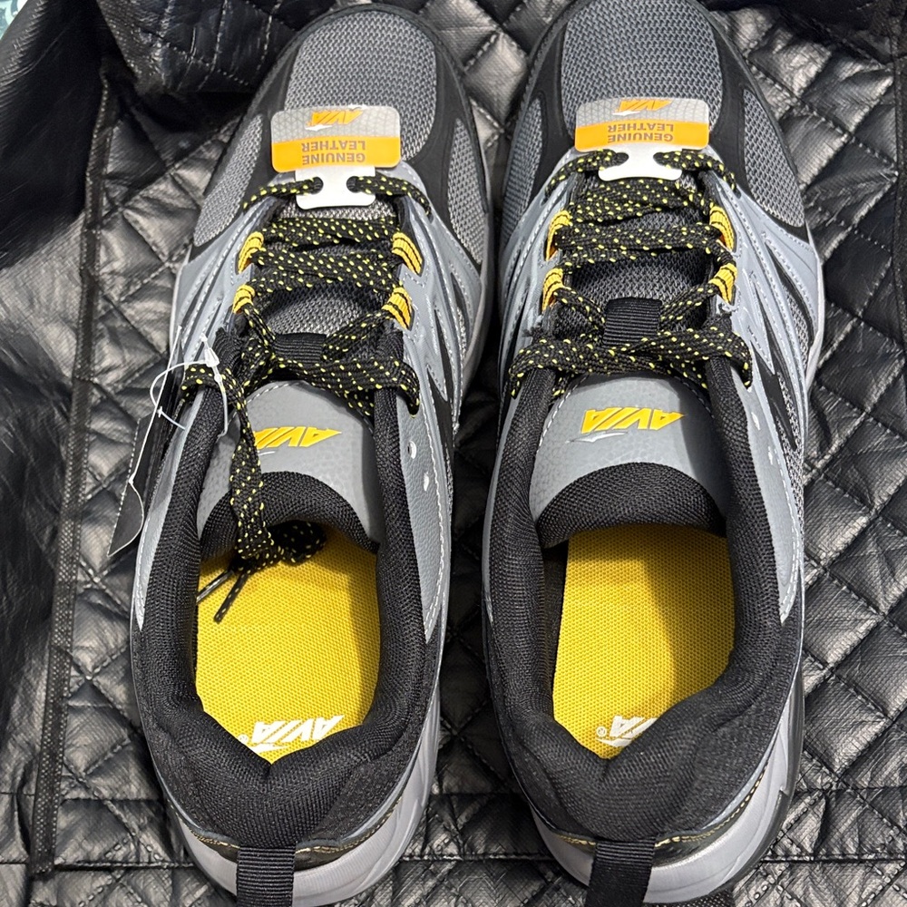 Avia Men's Black and Yellow Athletic Shoes